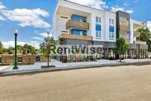 featured image of 385 E 42nd St #107