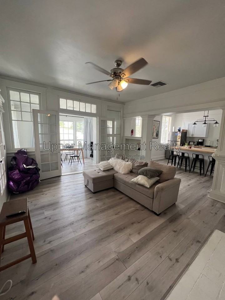 7429 Hampson St #7425-3rdFL - Photo 3 of 16