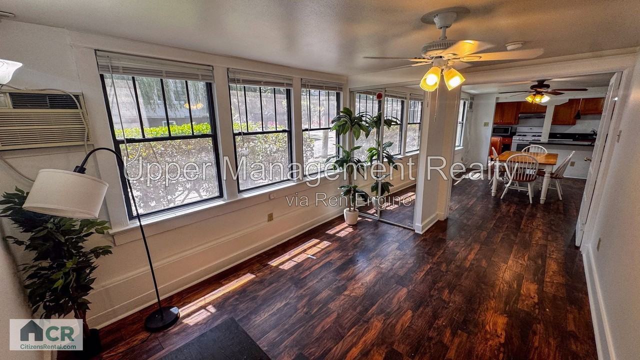 1601 Broadway St #B - Photo 5 of 13