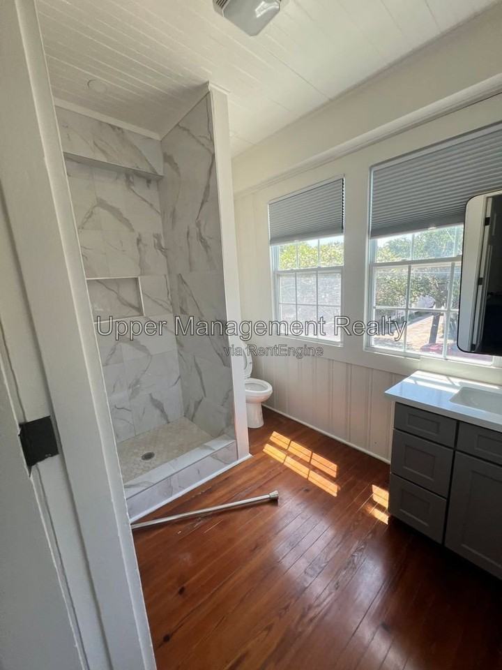 1532 Hillary St #1532 - Photo 4 of 9