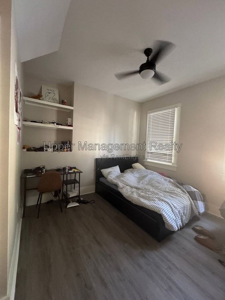 7212 Oak St - Photo 7 of 11