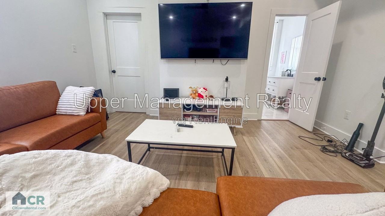 7712 Hampson St #636 - Photo 6 of 10