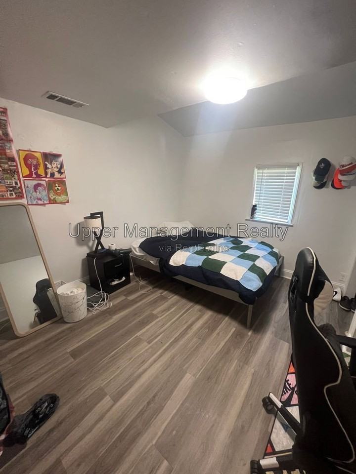 7714 Oak St #7714 - Photo 4 of 6