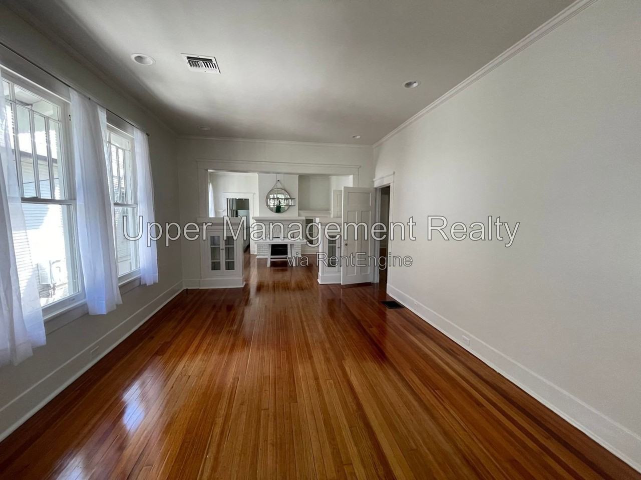 1519 Pine St - Photo 3 of 17