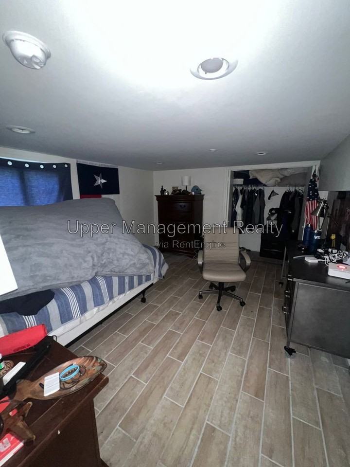 5827 Clara St #5827 - Photo 5 of 7