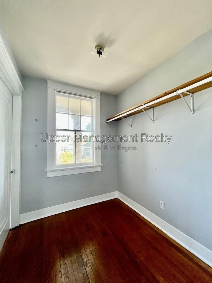 2324 Calhoun St #D - Photo 5 of 7
