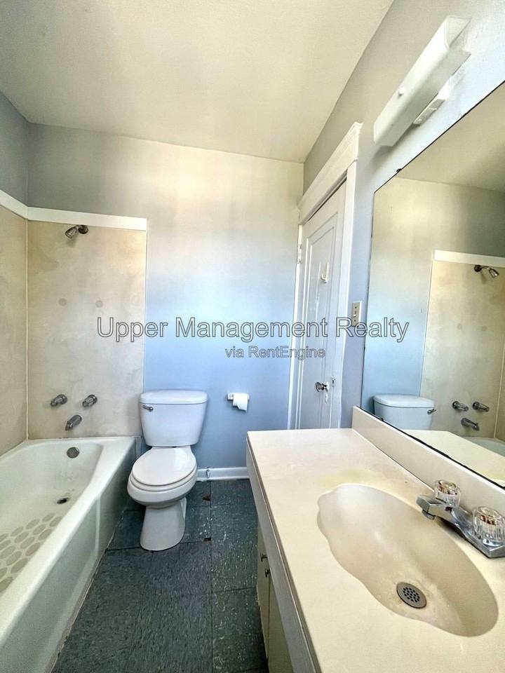 2324 Calhoun St #D - Photo 7 of 7