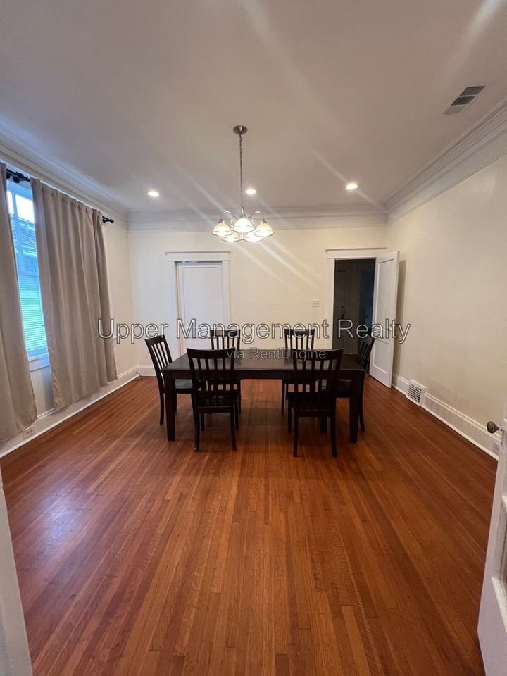 1415 Broadway St - Photo 4 of 12