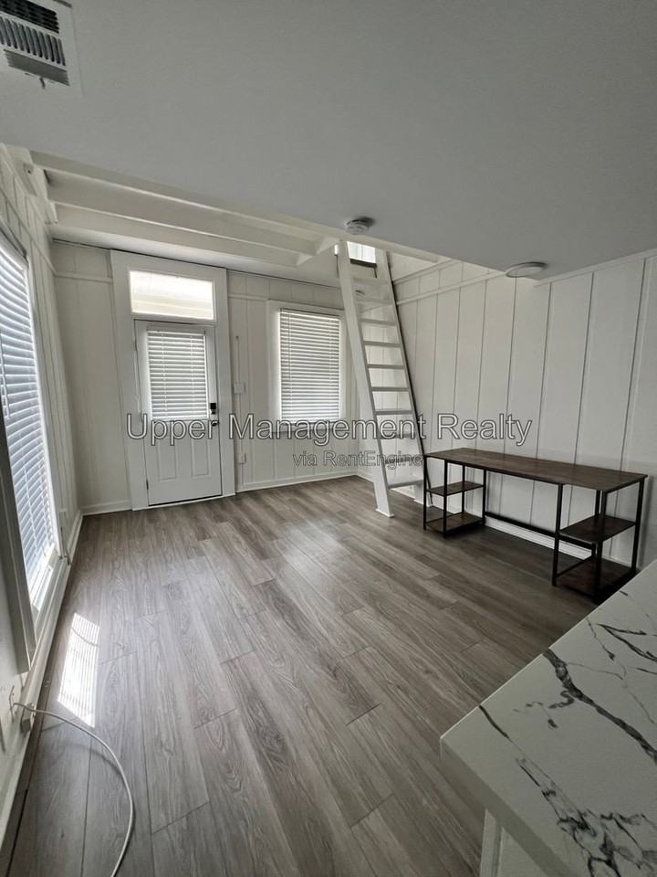 1138 Adams St #1136 - Photo 3 of 9