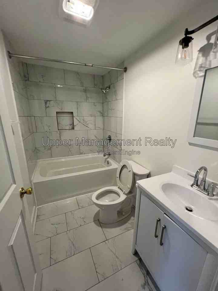 1138 Adams St #1136 - Photo 5 of 9