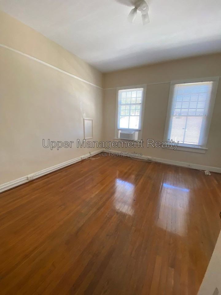 2201 Calhoun St #C - Photo 4 of 9