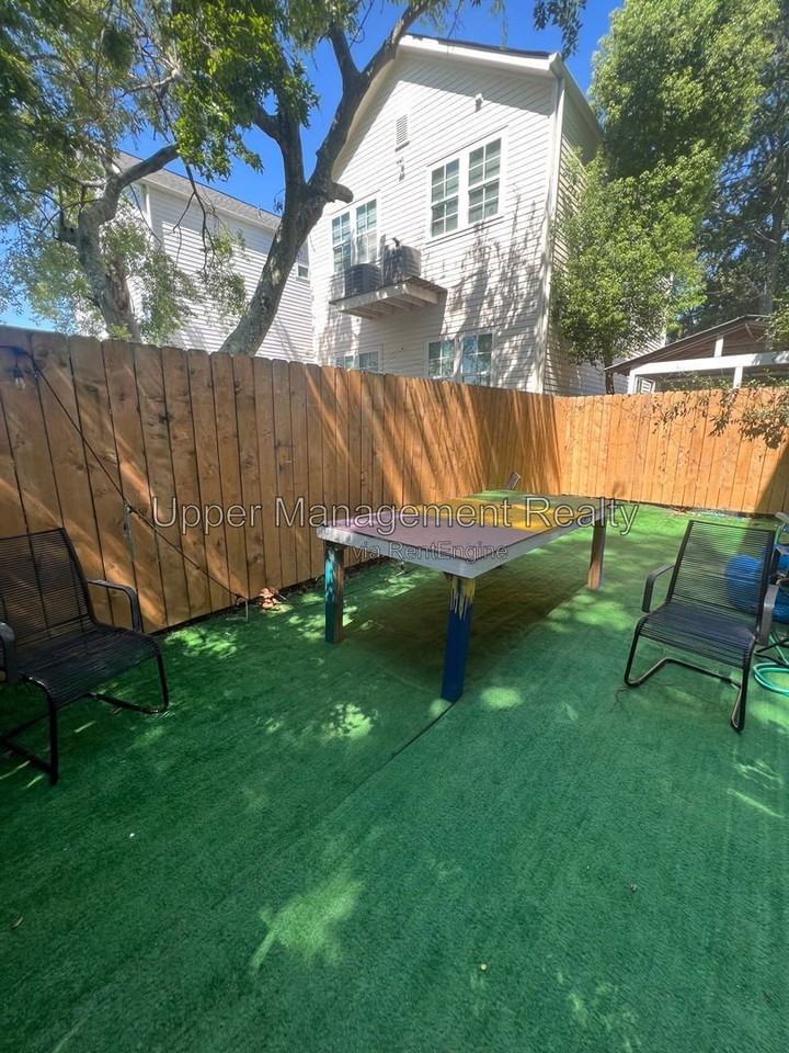 7522 Burthe St #A - Photo 4 of 10