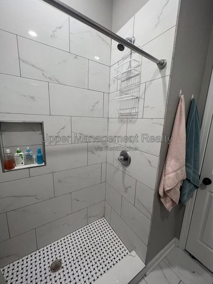 7522 Burthe St #A - Photo 7 of 10