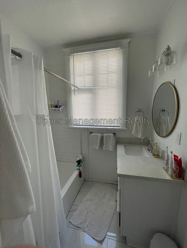 7429 Hampson St #7427-2ndFL - Photo 6 of 8