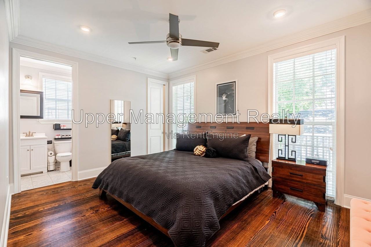 1201 Baronne St #6 - Photo 3 of 8