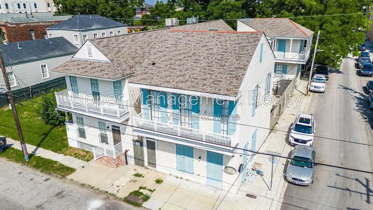 1201 Baronne St #6 - Photo 7 of 8