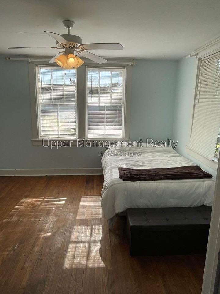 2324 Calhoun St #C - Photo 6 of 13