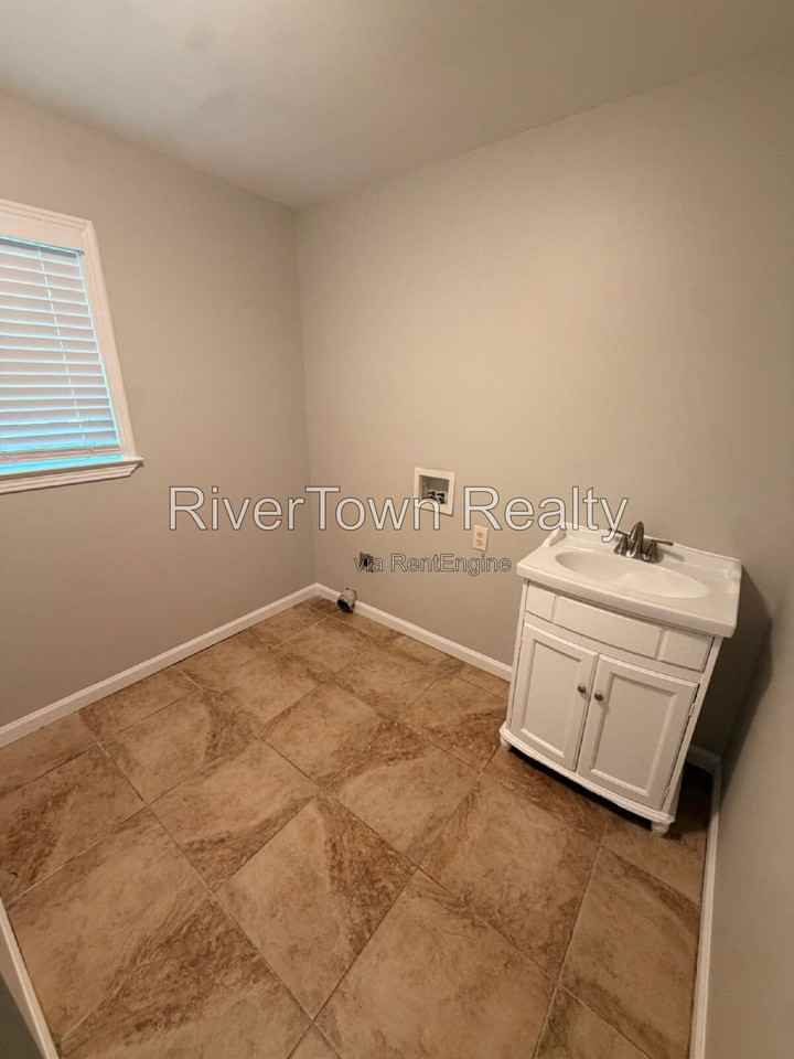 304 Quinn Rd - Photo 6 of 25