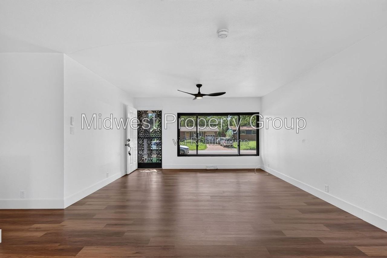 10204 Edgefield Dr - Photo 2 of 28