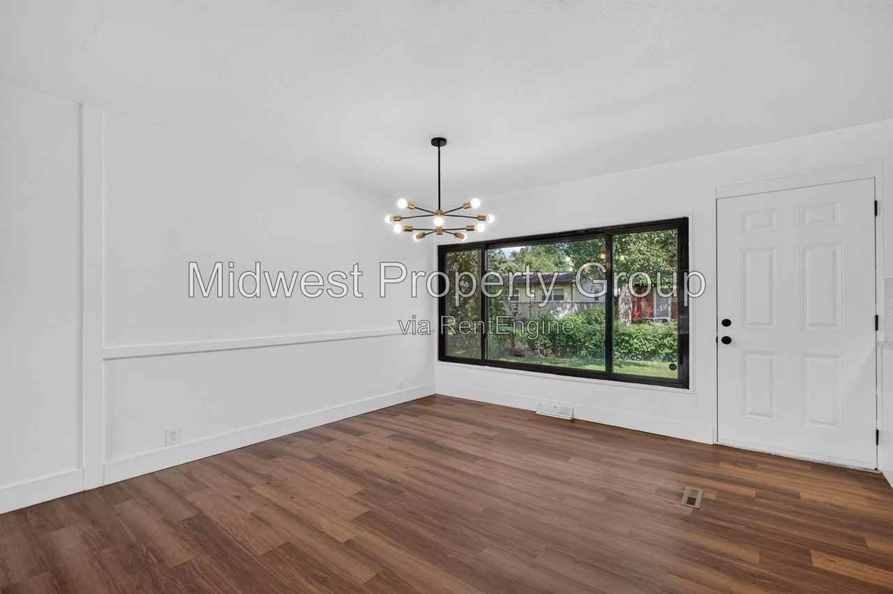 10204 Edgefield Dr - Photo 6 of 28