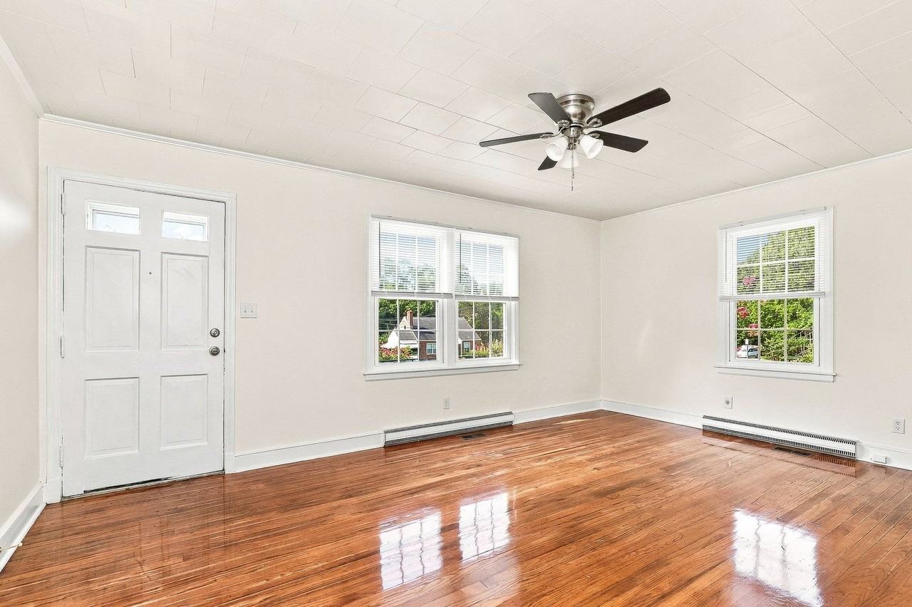 403 W Pine St - Photo 7 of 19