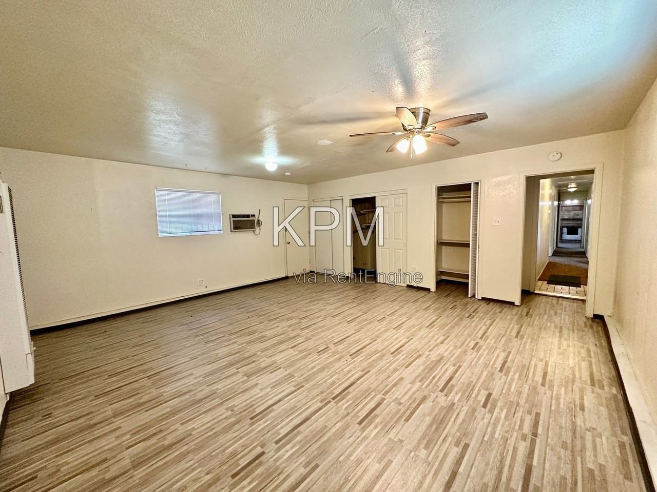 1025 E 9th St - Photo 4 of 30