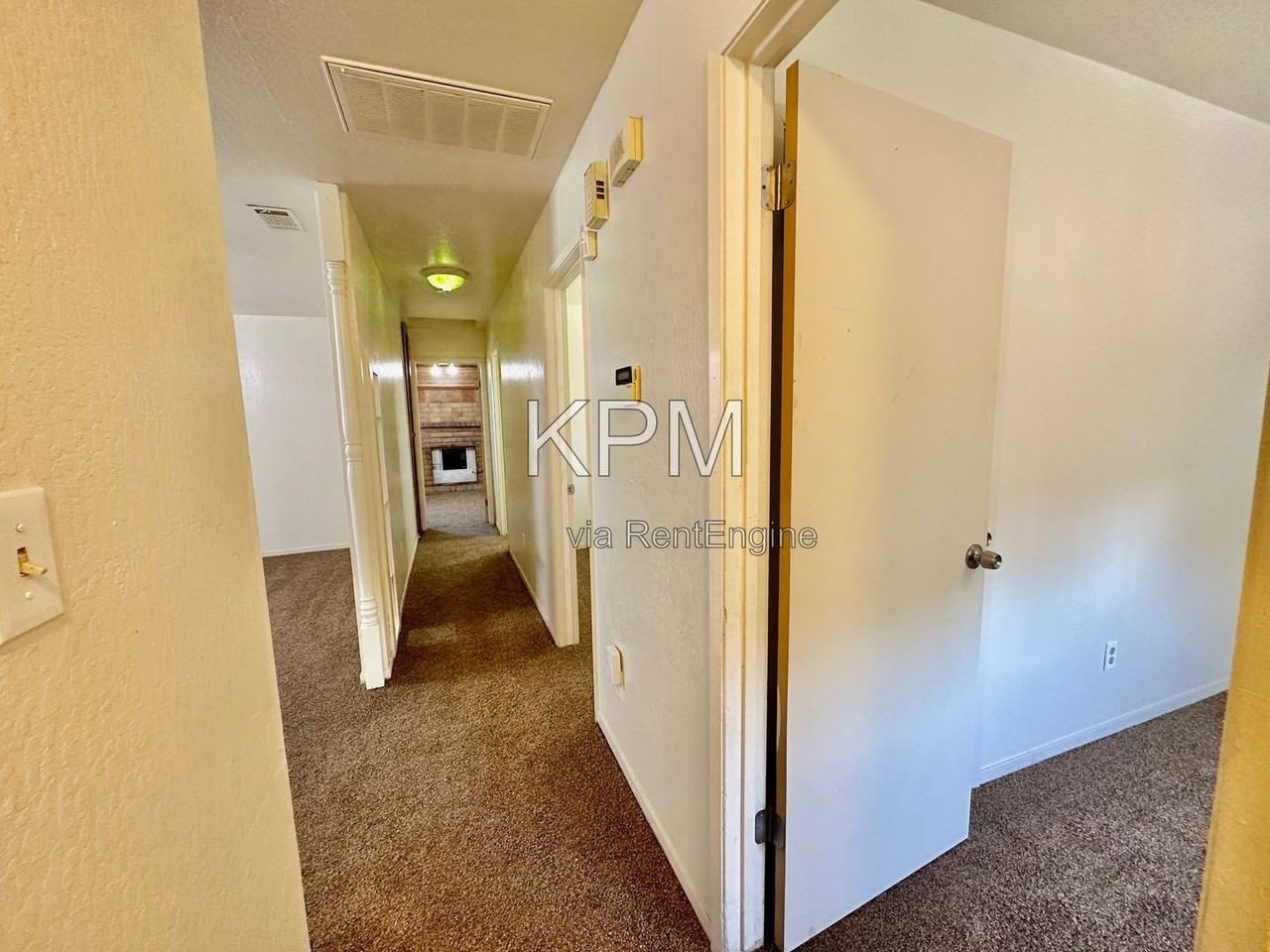 1025 E 9th St - Photo 6 of 30