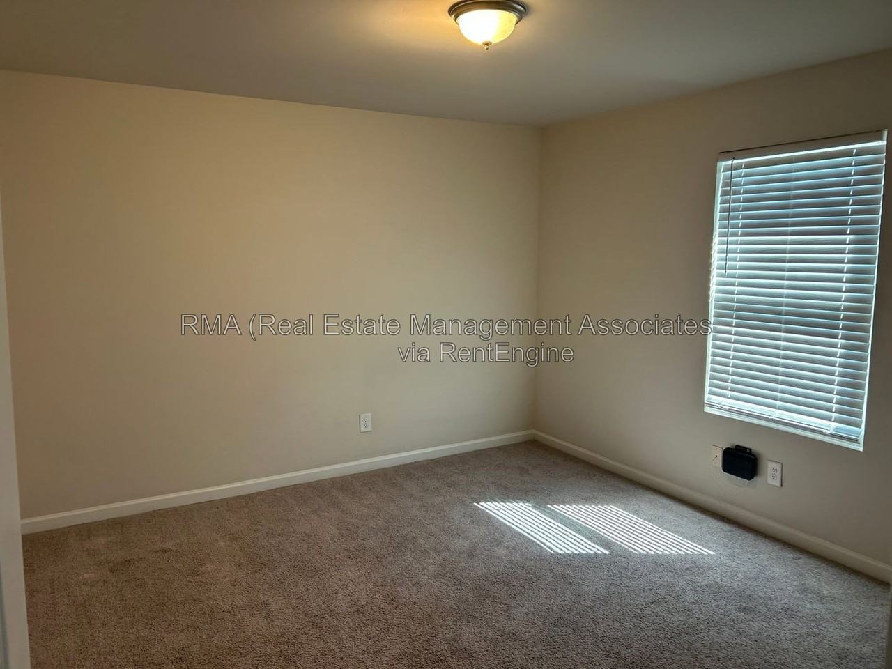141 Dogwood Ln - Photo 2 of 9