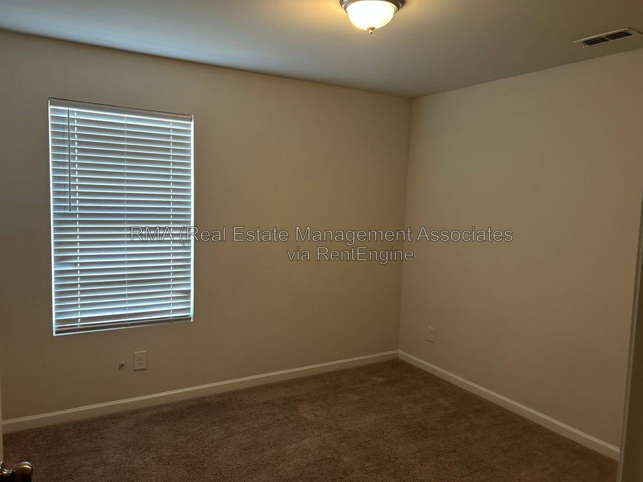 141 Dogwood Ln - Photo 5 of 9