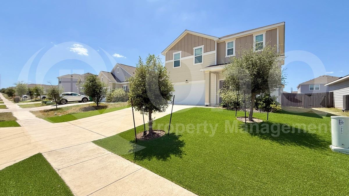 19620 Cloudy Bay Dr - Photo 5 of 33