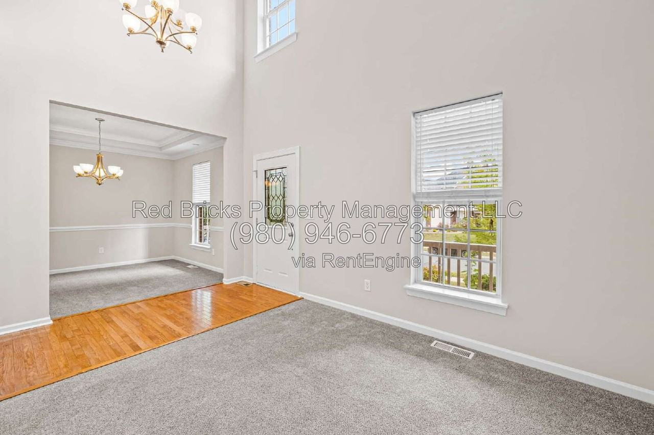 10613 Bere Island Dr - Photo 4 of 39