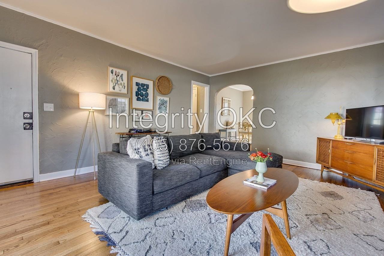1803 Carey Pl - Photo 4 of 15