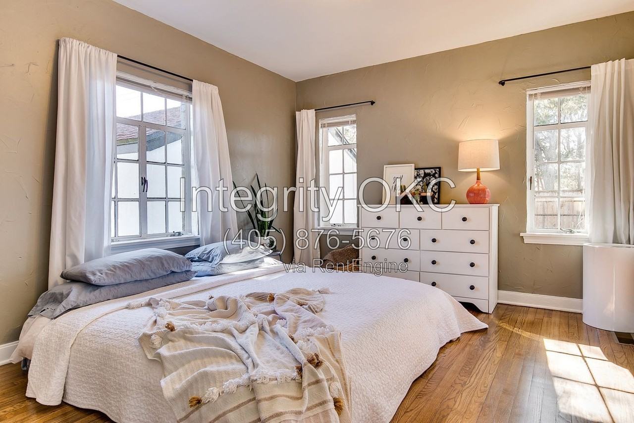 1803 Carey Pl - Photo 5 of 15