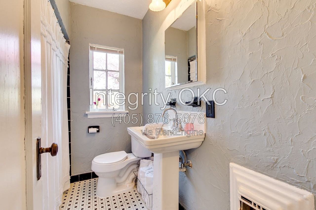 1803 Carey Pl - Photo 7 of 15