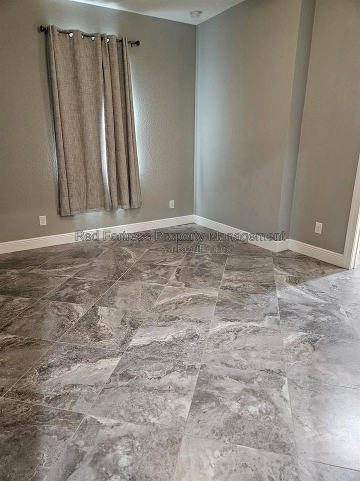 3226 Vera Ct - Photo 7 of 22