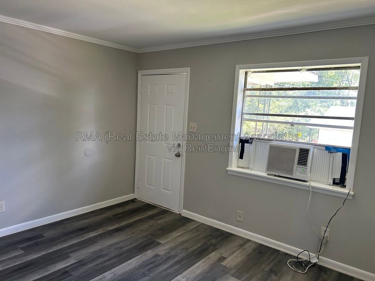 206 Austin Ave - Photo 2 of 6