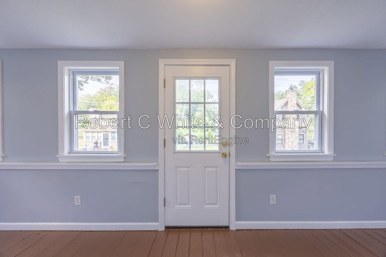 102 Lake Rd - Photo 4 of 23