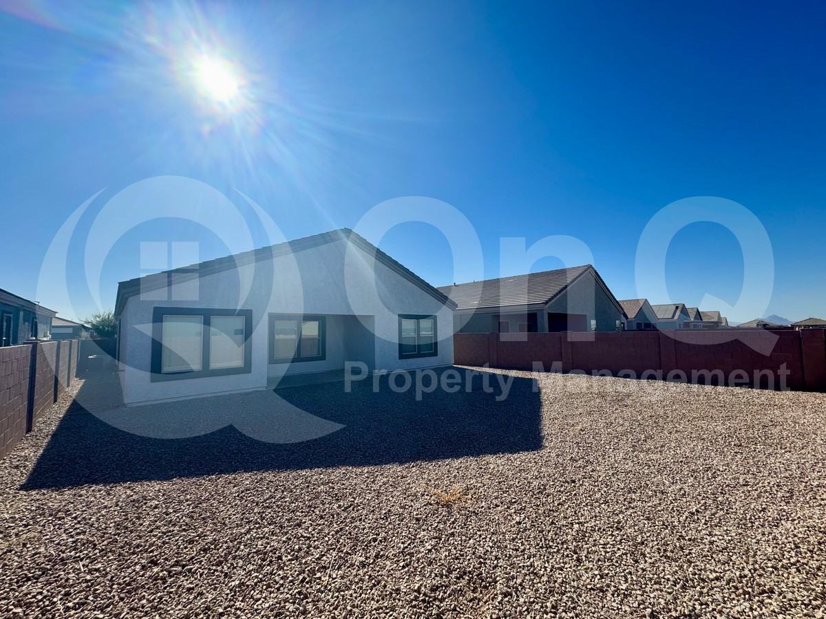 12460 W Gini Ln - Photo 2 of 32