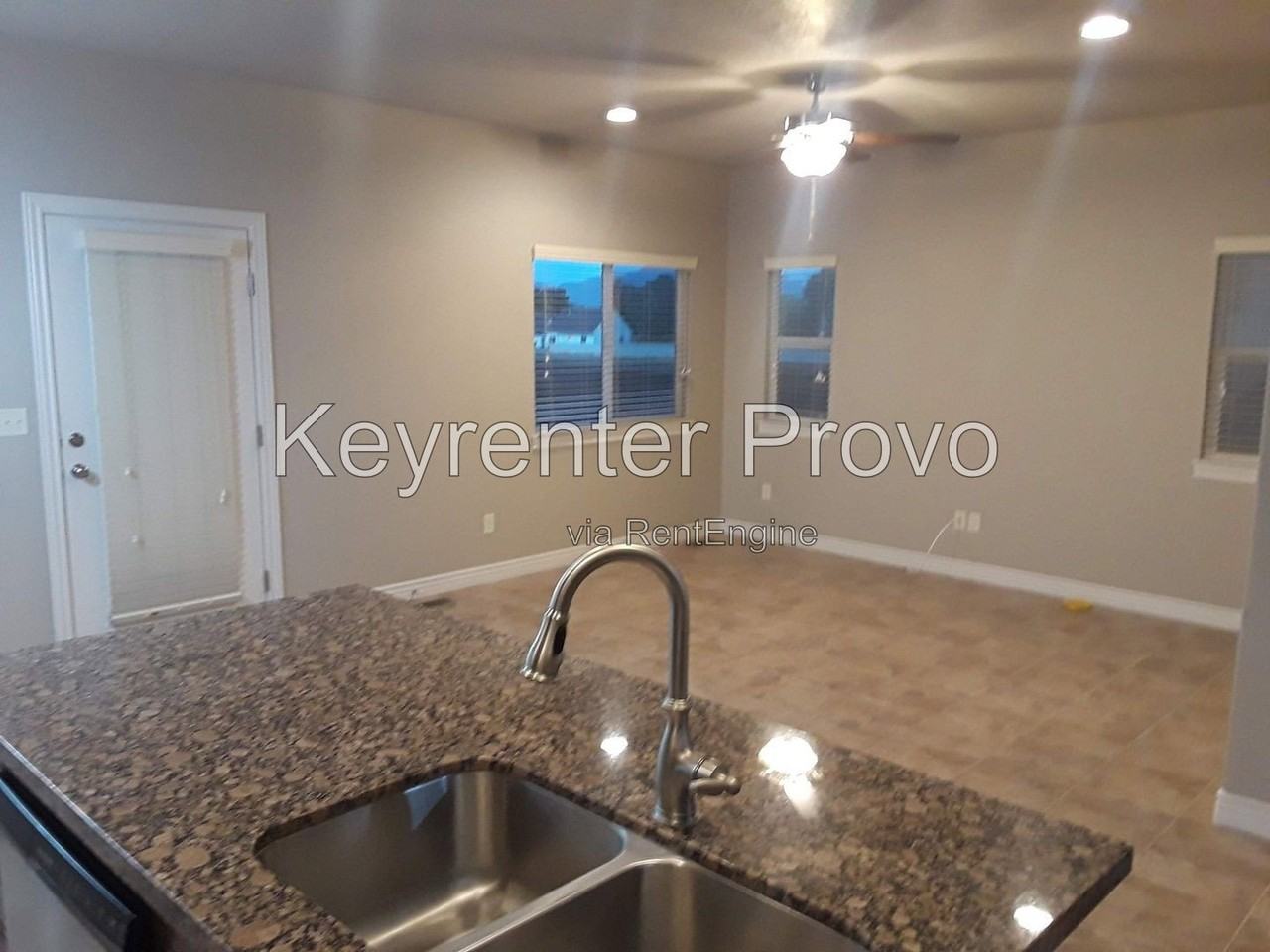 735 S 1803 W - Photo 4 of 33