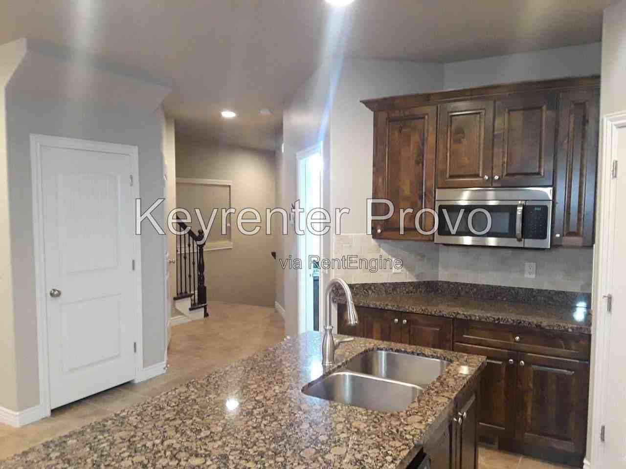 735 S 1803 W - Photo 5 of 33