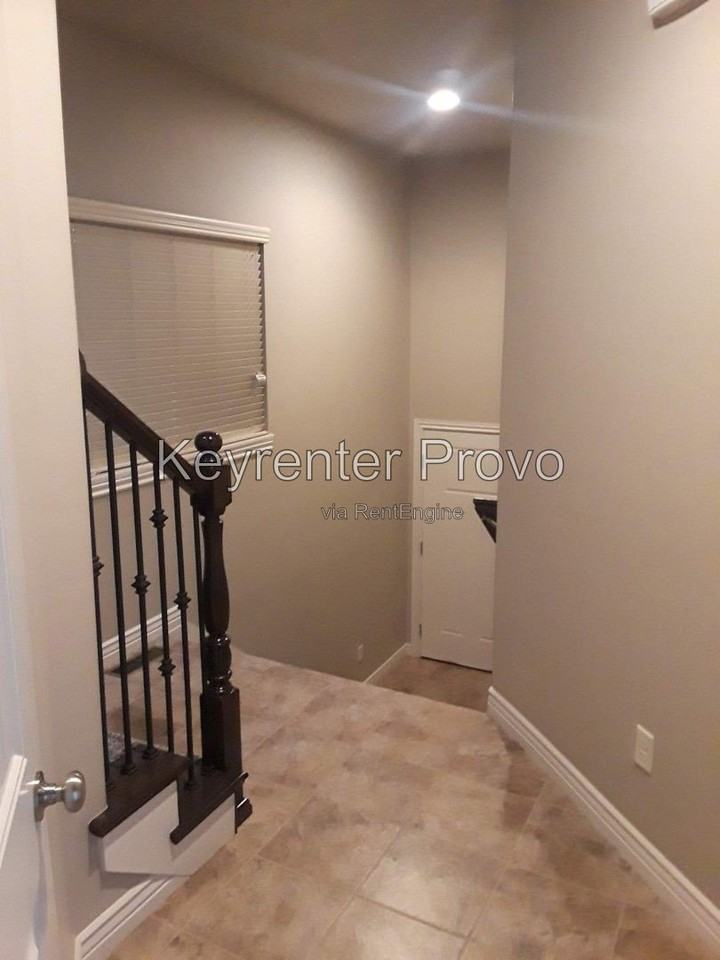 735 S 1803 W - Photo 6 of 33