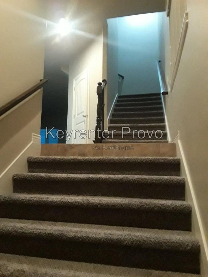 735 S 1803 W - Photo 7 of 33