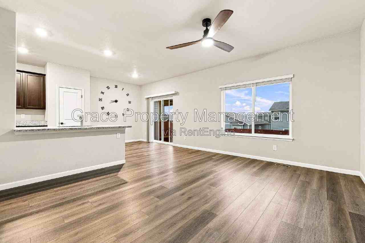 8883 Ventura Ct - Photo 2 of 22