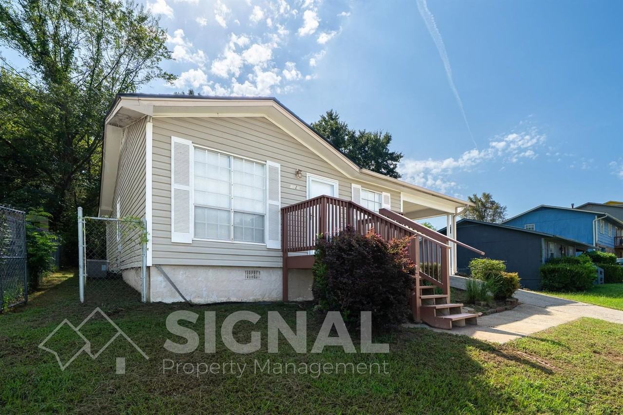 1827 Huntington Dr - Photo 3 of 25