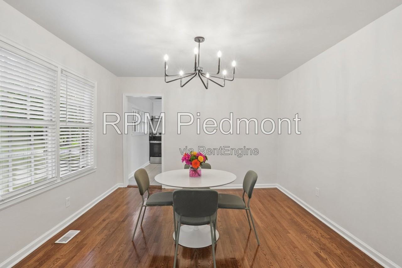 980 Brookdale Dr - Photo 4 of 40