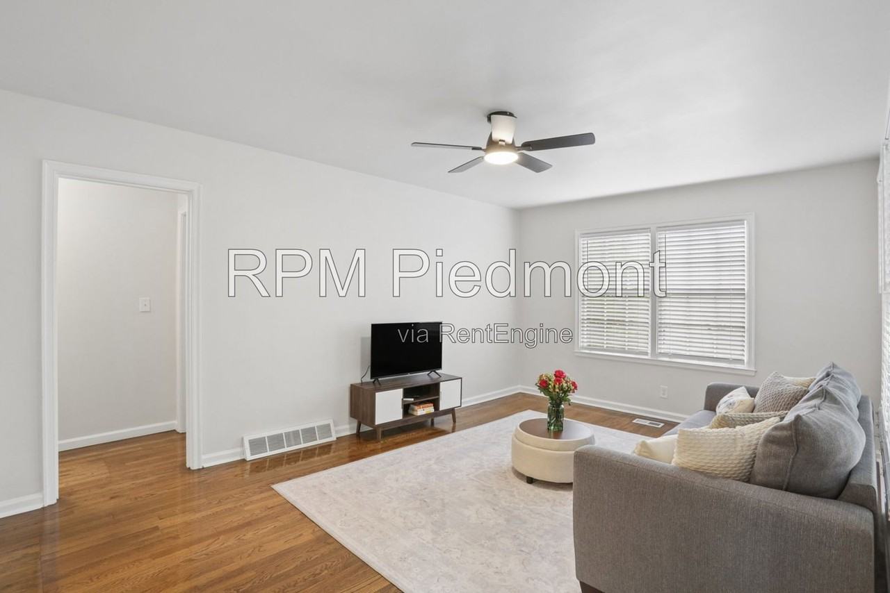 980 Brookdale Dr - Photo 7 of 40