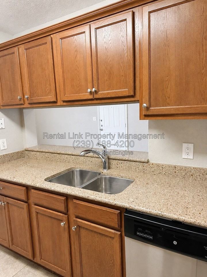 4016 Crockers Lake Blvd #422 - Photo 7 of 28