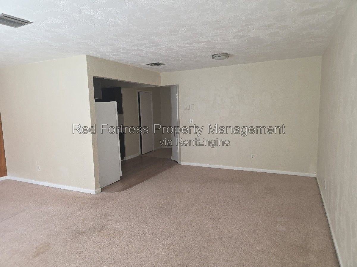 718 Karlov St - Photo 3 of 8