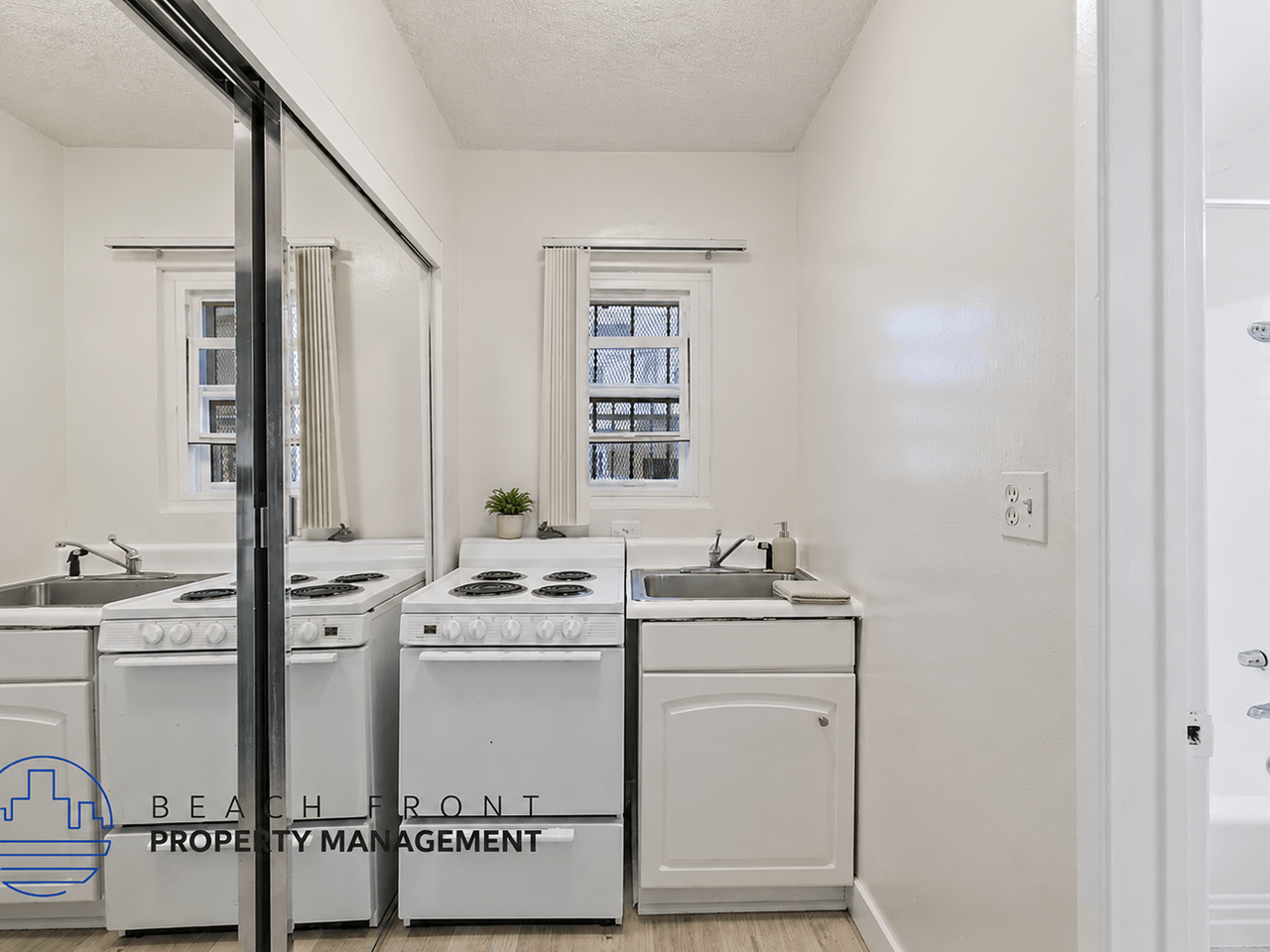 631-635 Grevillea Ave. - Photo 2 of 17