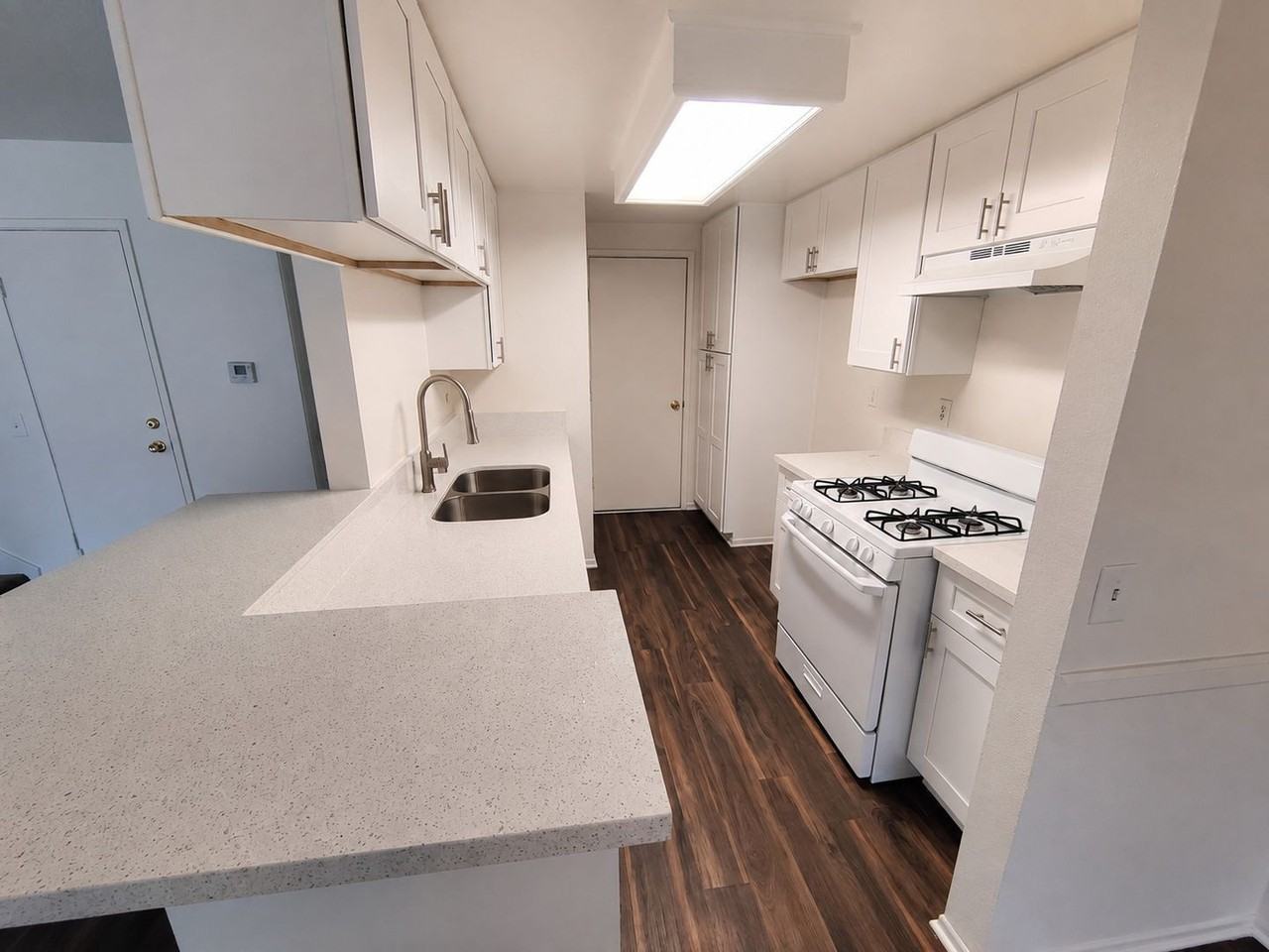 4879 Jackson St #B - Photo 4 of 9